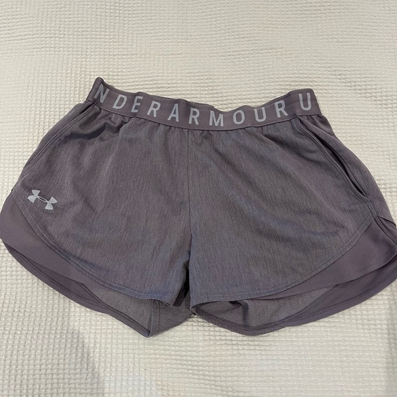 Under Armour Women Shorts XS - Picture 1 of 7
